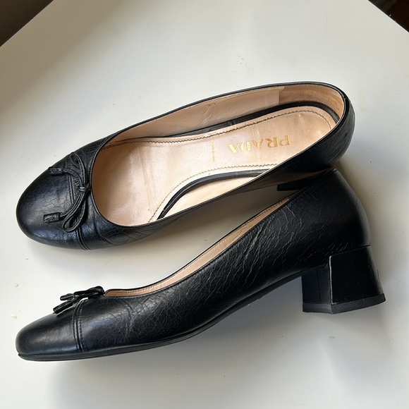 Prada black leather heels - Picture 4 of 12
